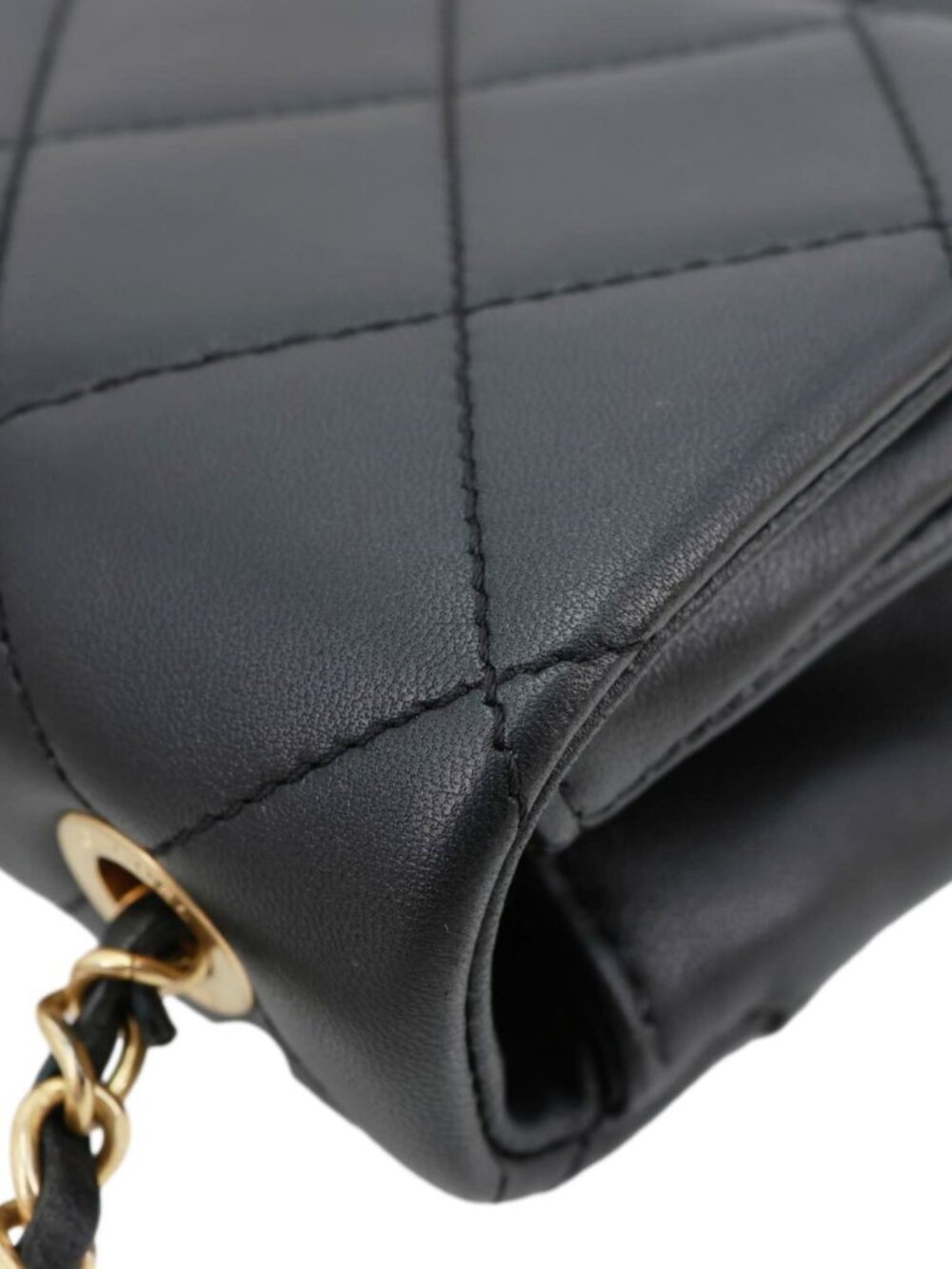 Chanel In The Loop Flap Medium Quilted Lambskin Leather Shoulder Bag Black - Picture 10 of 12